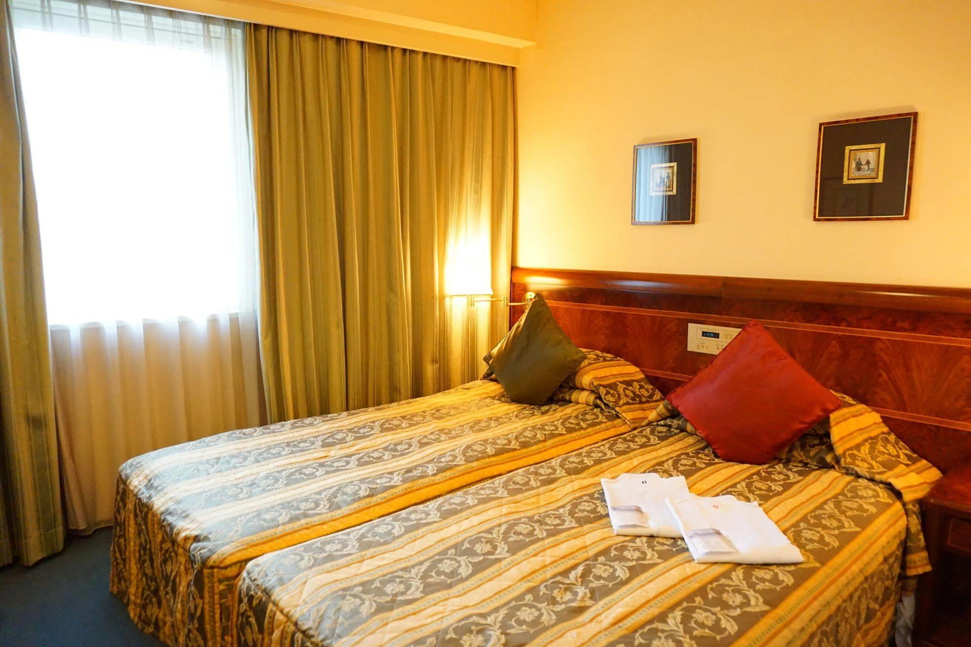 Dukes Hotel Nakasu Фукуока Екстериор снимка